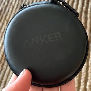 Maker Bluetooth headphones